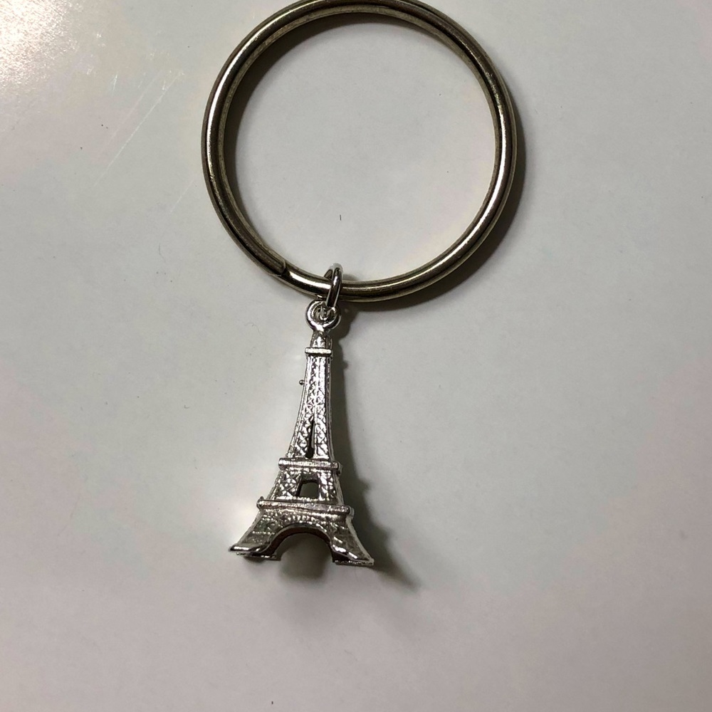Sterling silver Eiffel Tower Charm key chain vintage NOS jewelry